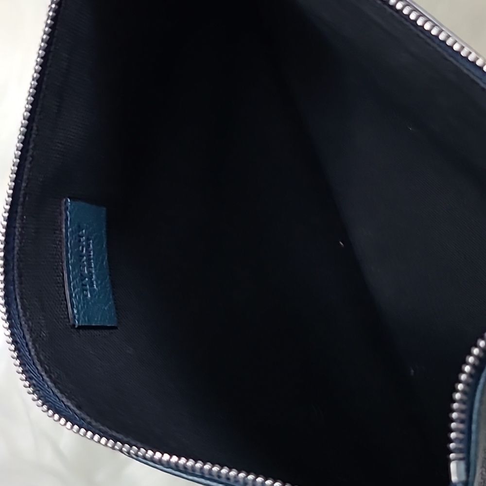 💯 Authentic Givenchy Clutch Bag🍀 - Picture 8 of 14